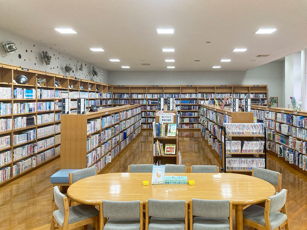 能代図書館内観1