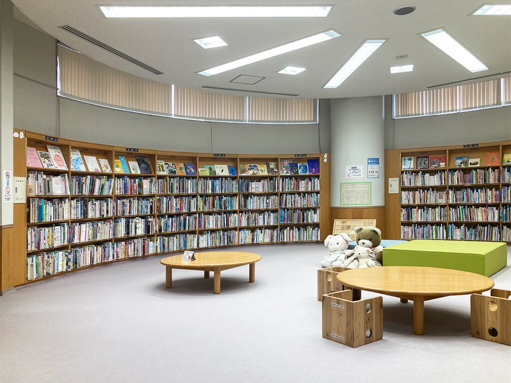 能代図書館内観2